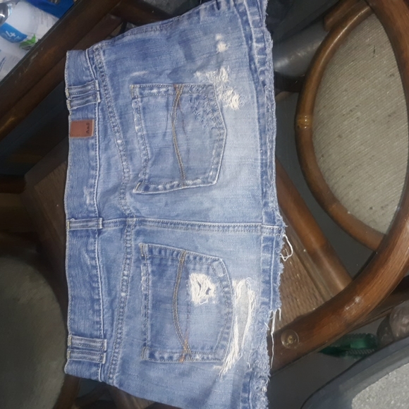 Abercrombie & Fitch Size 4 Distressed Shorts (SKU 570) - Picture 2 of 2